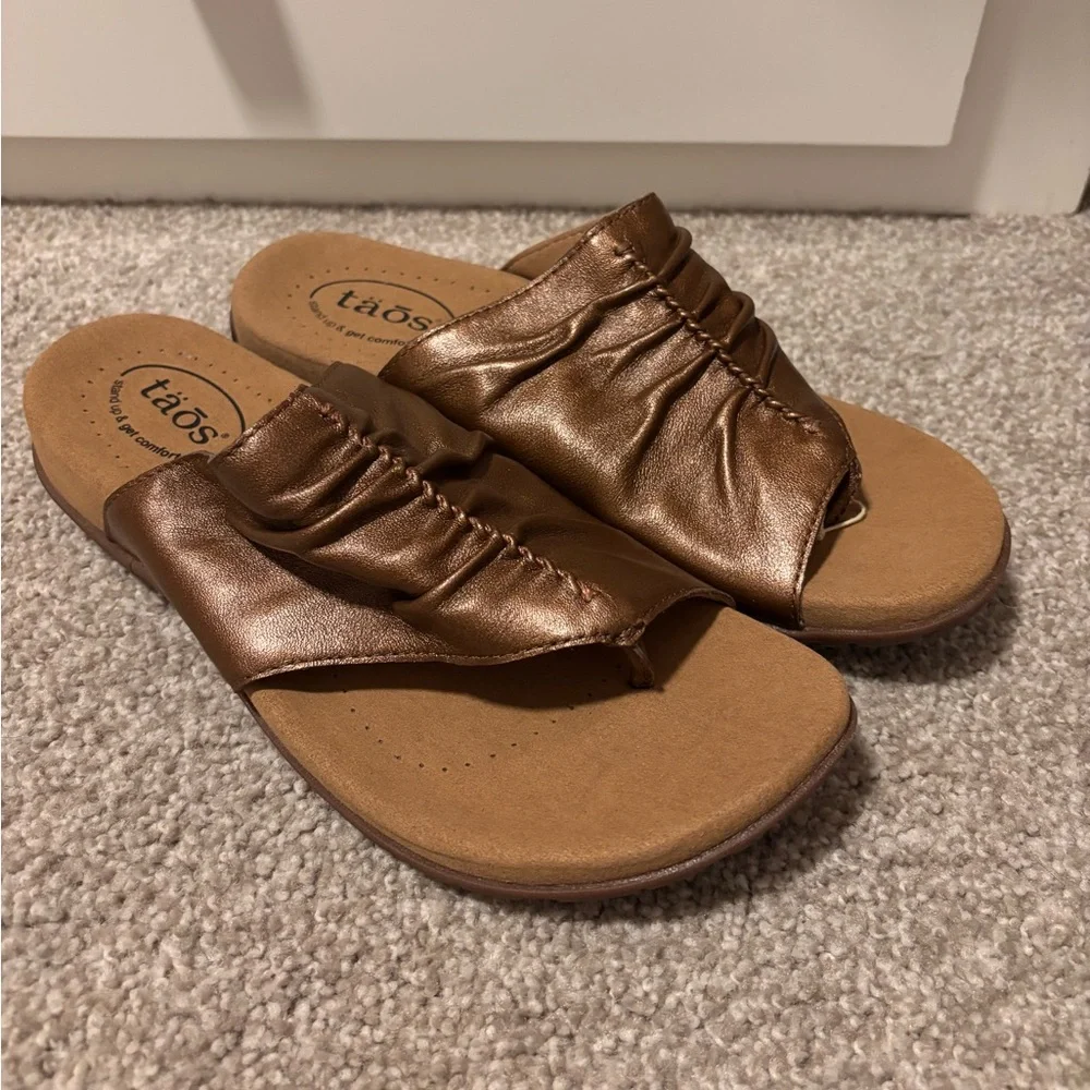 Taos Gift 2 Bronze Sandals - Picture 2 of 5